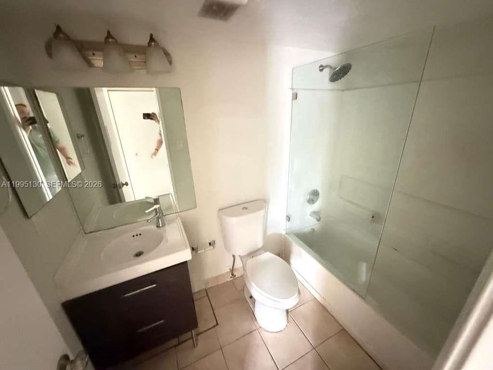 出租: $1,800 (1 贝兹, 1 浴室, 619 平方英尺)