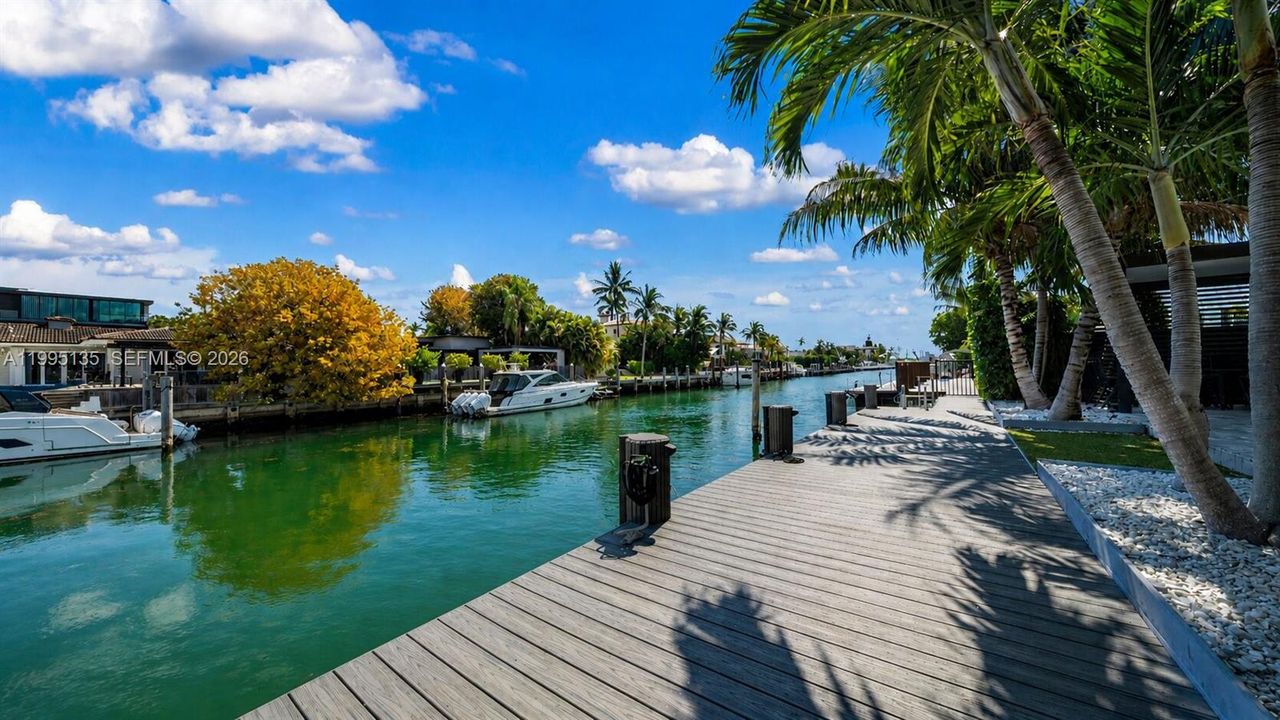 For Sale: $3,650,000 (5 beds, 4 baths, 3715 Square Feet)