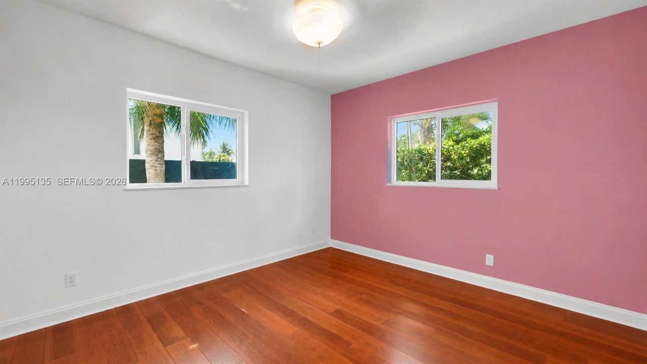 For Sale: $3,650,000 (5 beds, 4 baths, 3715 Square Feet)