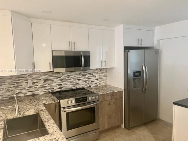 En Venta: $220,000 (2 camas, 2 baños, 1100 Pies cuadrados)