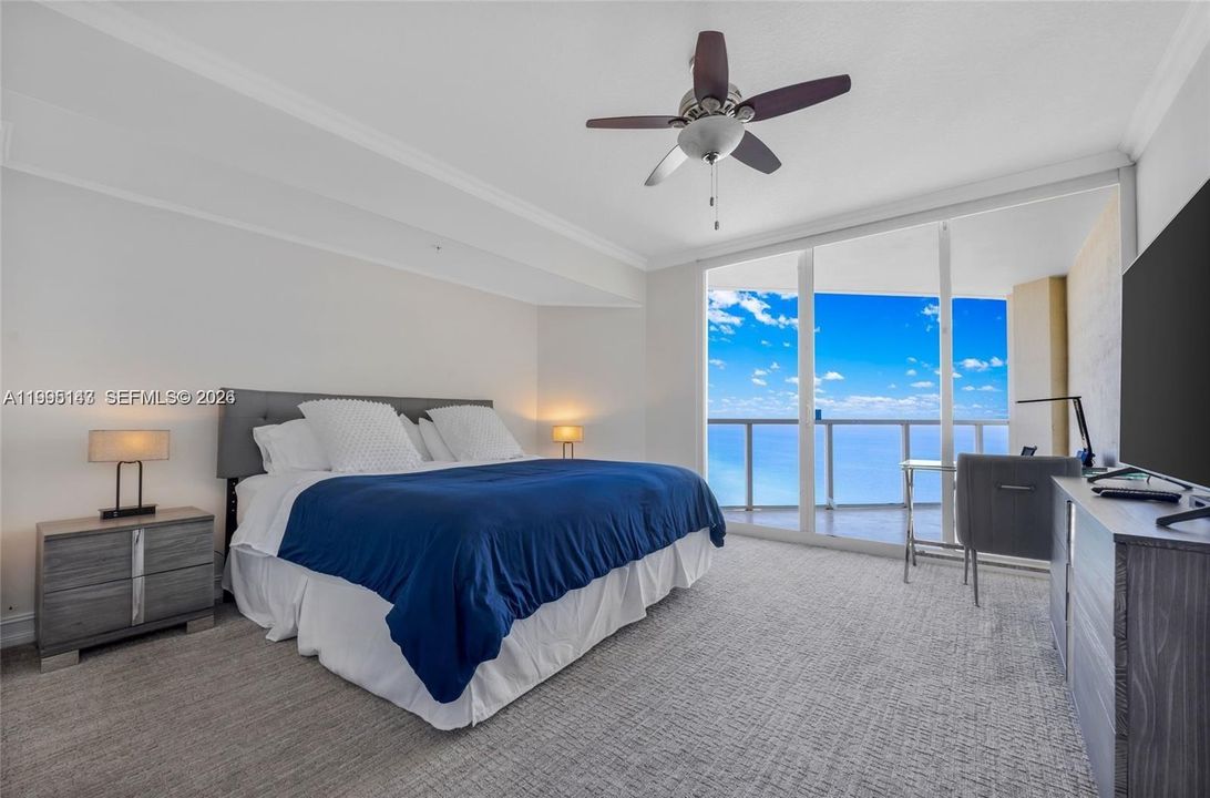 For Sale: $1,050,000 (2 beds, 2 baths, 1637 Square Feet)