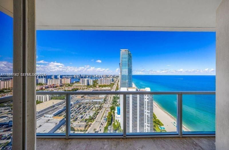 For Sale: $1,050,000 (2 beds, 2 baths, 1637 Square Feet)