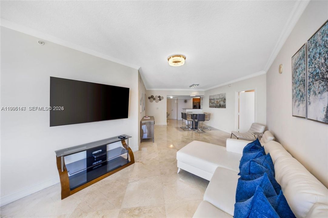 For Sale: $1,050,000 (2 beds, 2 baths, 1637 Square Feet)