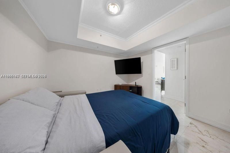 For Sale: $1,050,000 (2 beds, 2 baths, 1637 Square Feet)