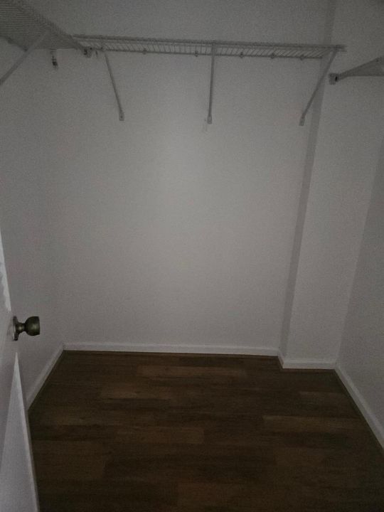 5981 VIA VERMYLIA WALK IN CLOSET