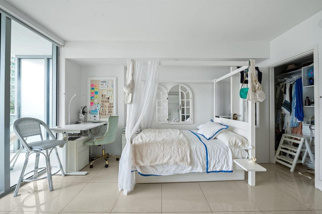 9-web-or-mls-1300-brickell-bay-dr-1005