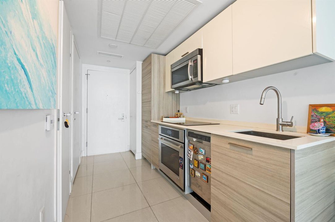 2-web-or-mls-1300-brickell-bay-dr-1005