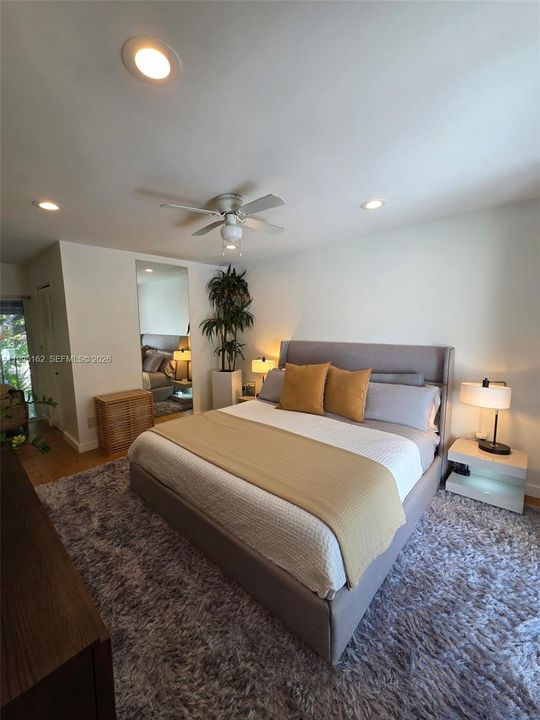 Active With Contract: $10,000 (4 beds, 4 baths, 2315 Square Feet)
