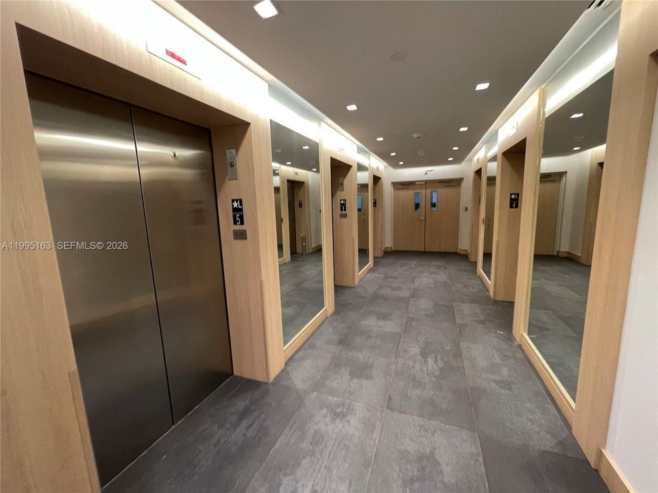待售: $419,000 (1 贝兹, 1 浴室, 736 平方英尺)