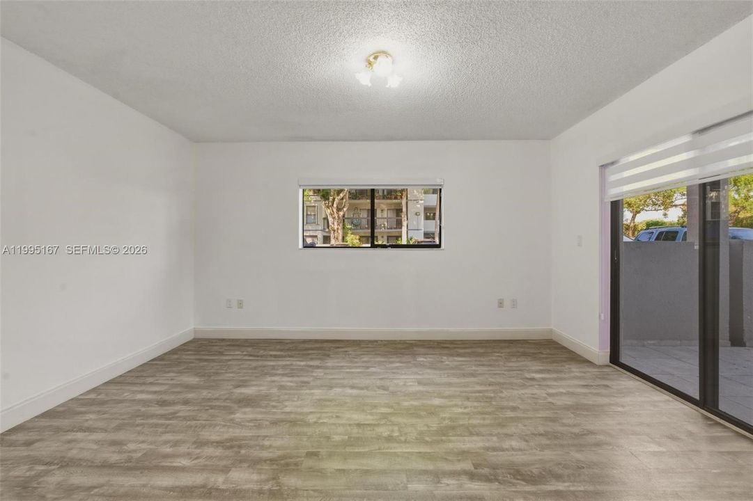 En Venta: $353,000 (3 camas, 2 baños, 1152 Pies cuadrados)