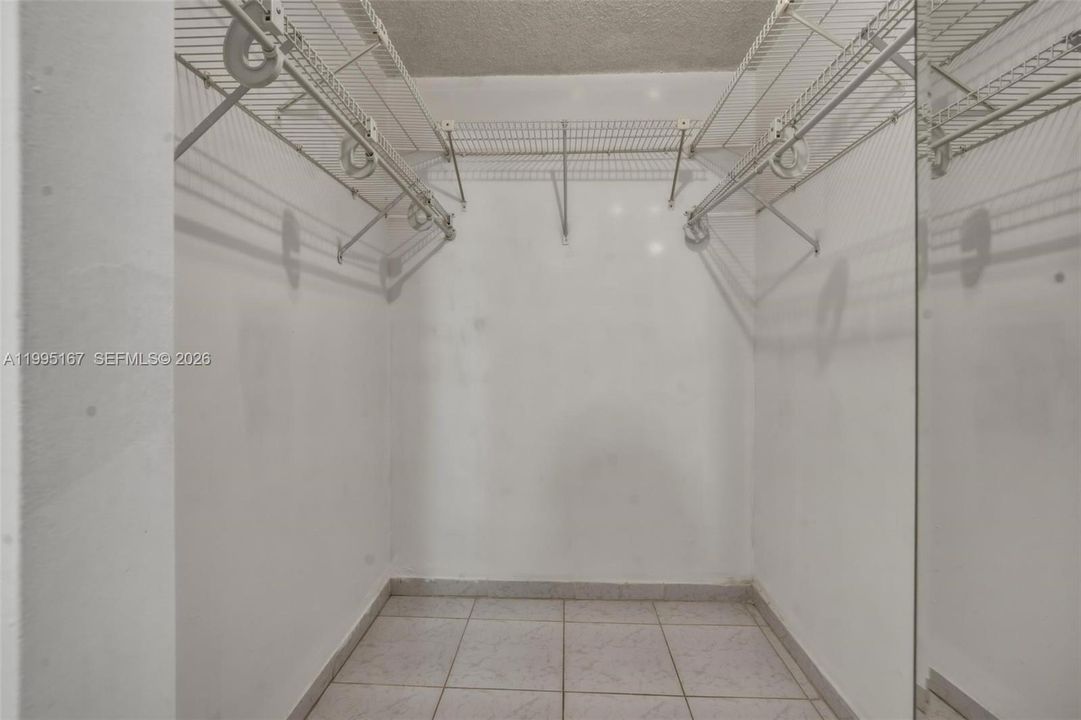 En Venta: $353,000 (3 camas, 2 baños, 1152 Pies cuadrados)