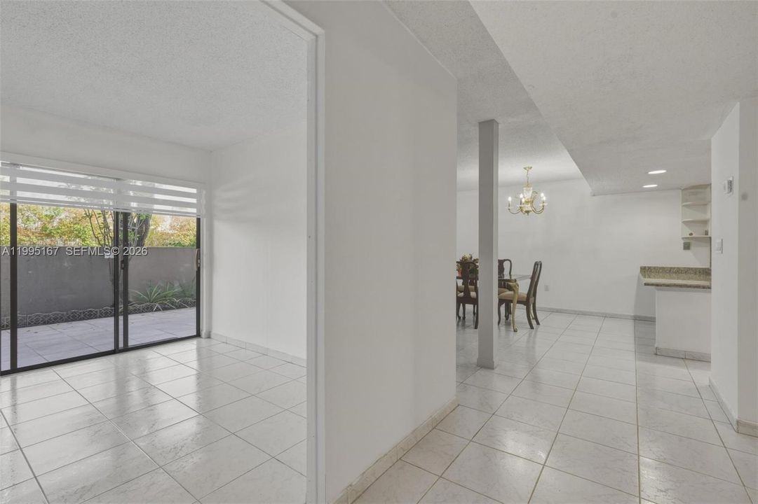 En Venta: $353,000 (3 camas, 2 baños, 1152 Pies cuadrados)