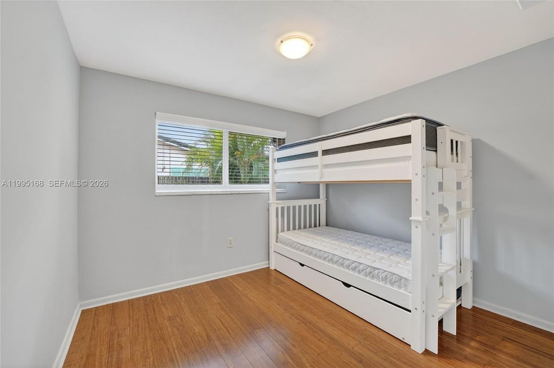 2nd bedroom