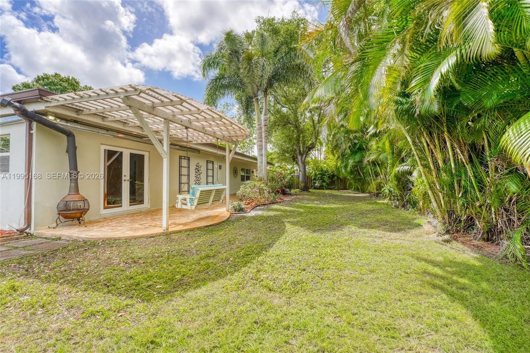 Active With Contract: $849,900 (5 beds, 3 baths, 3070 Square Feet)