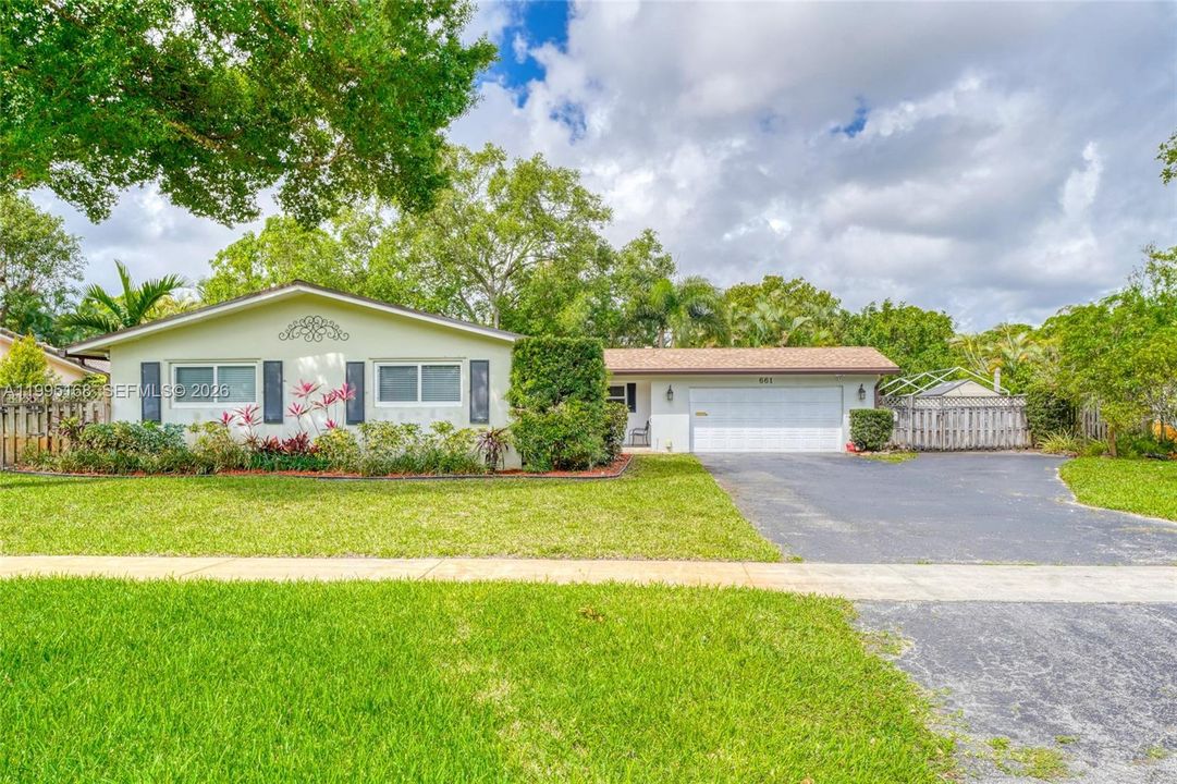 Active With Contract: $849,900 (5 beds, 3 baths, 3070 Square Feet)
