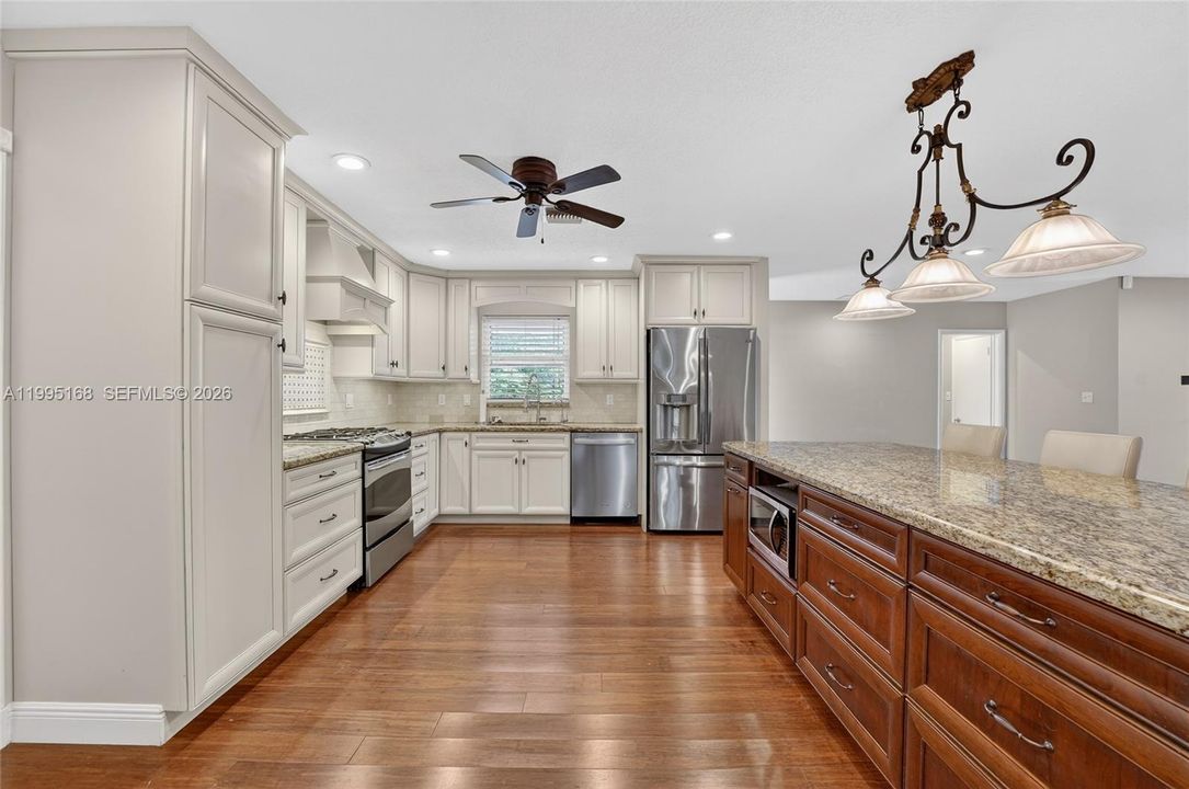 Active With Contract: $849,900 (5 beds, 3 baths, 3070 Square Feet)