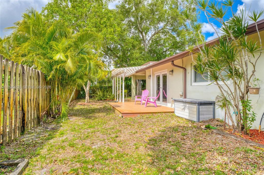 Active With Contract: $849,900 (5 beds, 3 baths, 3070 Square Feet)