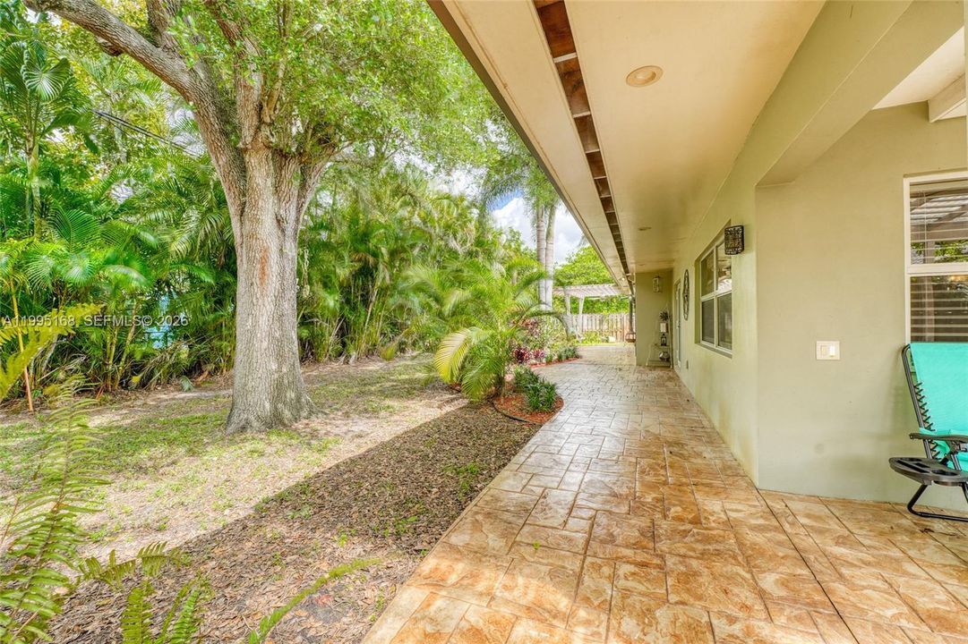 Active With Contract: $849,900 (5 beds, 3 baths, 3070 Square Feet)