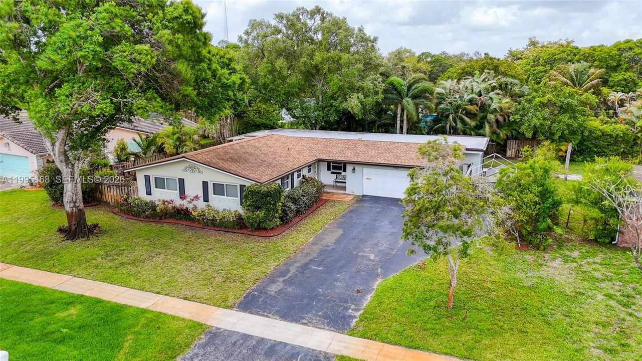Active With Contract: $849,900 (5 beds, 3 baths, 3070 Square Feet)