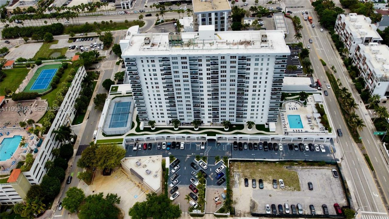 Activo con contrato: $289,000 (2 camas, 2 baños, 1328 Pies cuadrados)