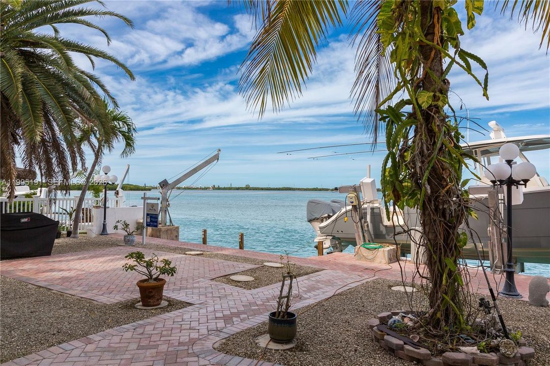 For Sale: $3,495,000 (4 beds, 2 baths, 2134 Square Feet)