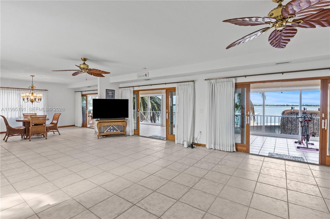 For Sale: $3,495,000 (4 beds, 2 baths, 2134 Square Feet)