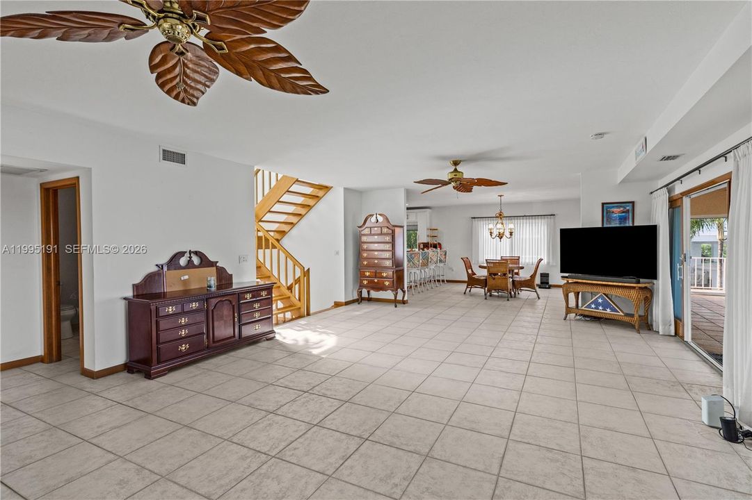 For Sale: $3,495,000 (4 beds, 2 baths, 2134 Square Feet)