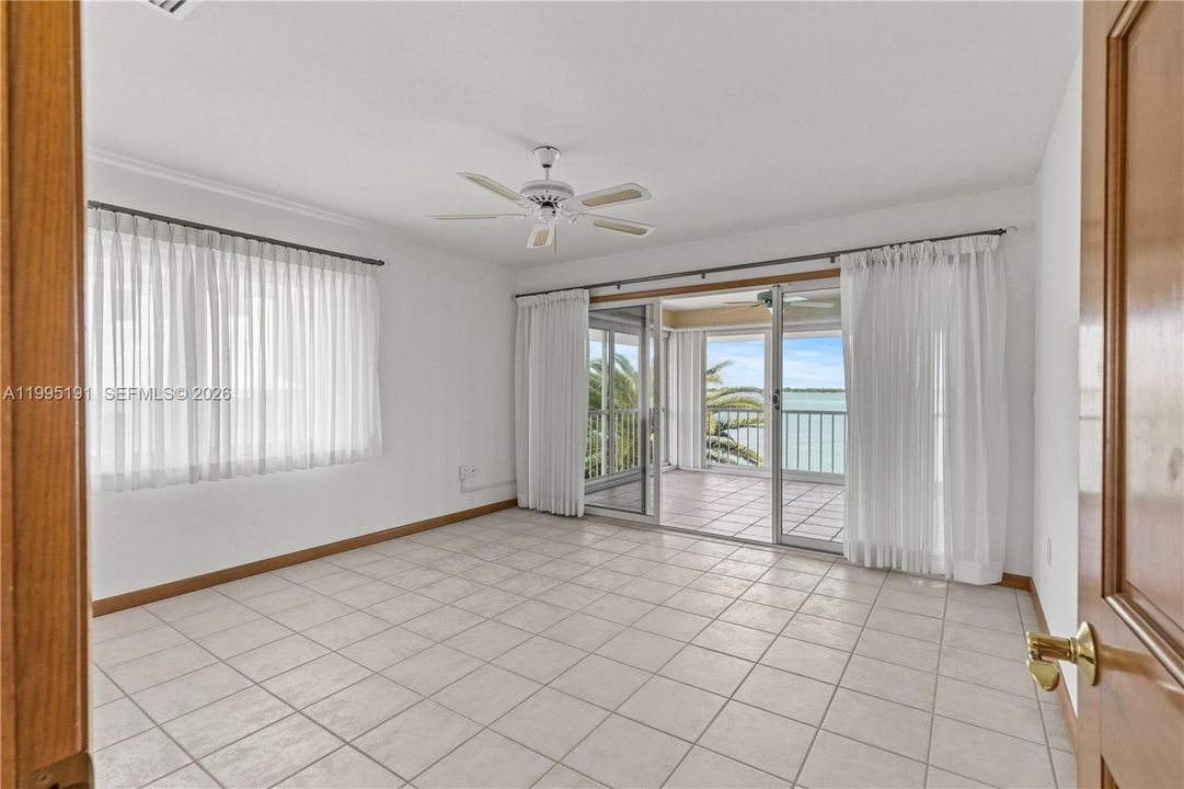 For Sale: $3,495,000 (4 beds, 2 baths, 2134 Square Feet)