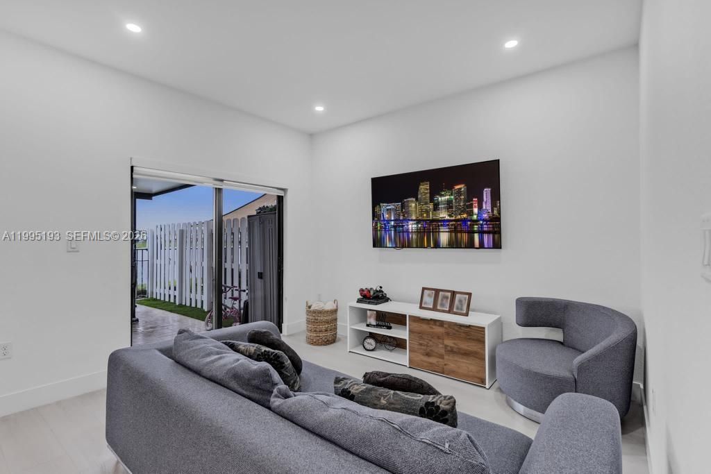 En Venta: $509,000 (4 camas, 2 baños, 1778 Pies cuadrados)