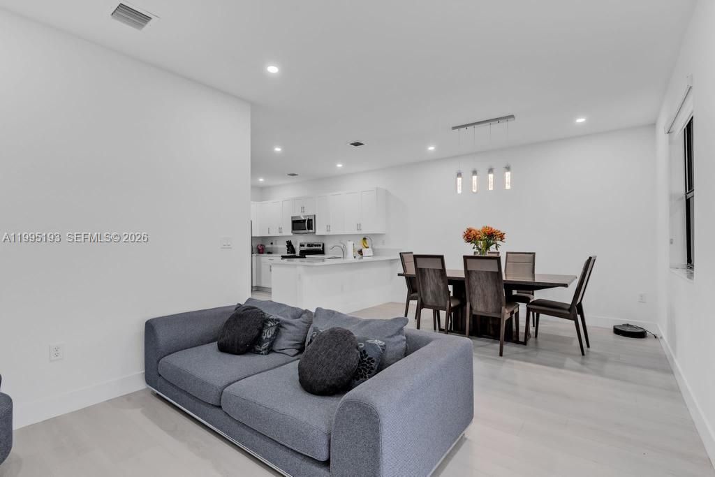 En Venta: $509,000 (4 camas, 2 baños, 1778 Pies cuadrados)
