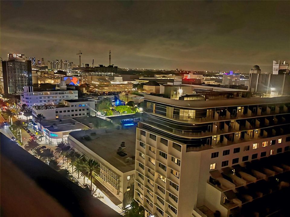 En Venta: $3,199,000 (3 camas, 3 baños, 1900 Pies cuadrados)