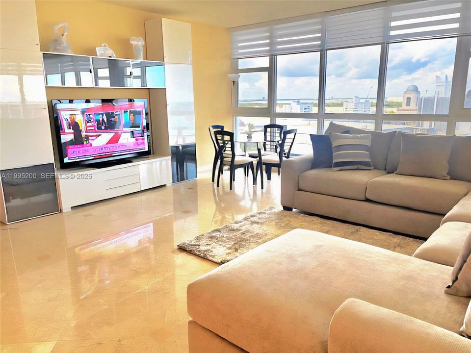 En Venta: $3,199,000 (3 camas, 3 baños, 1900 Pies cuadrados)