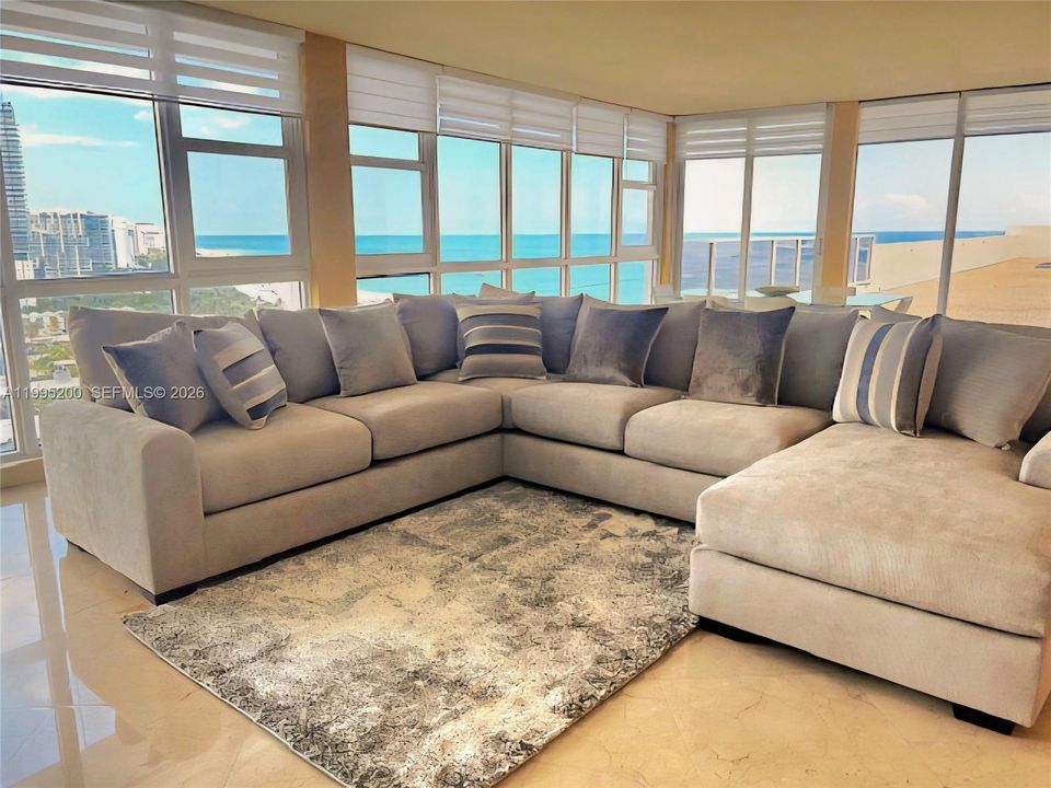 En Venta: $3,199,000 (3 camas, 3 baños, 1900 Pies cuadrados)