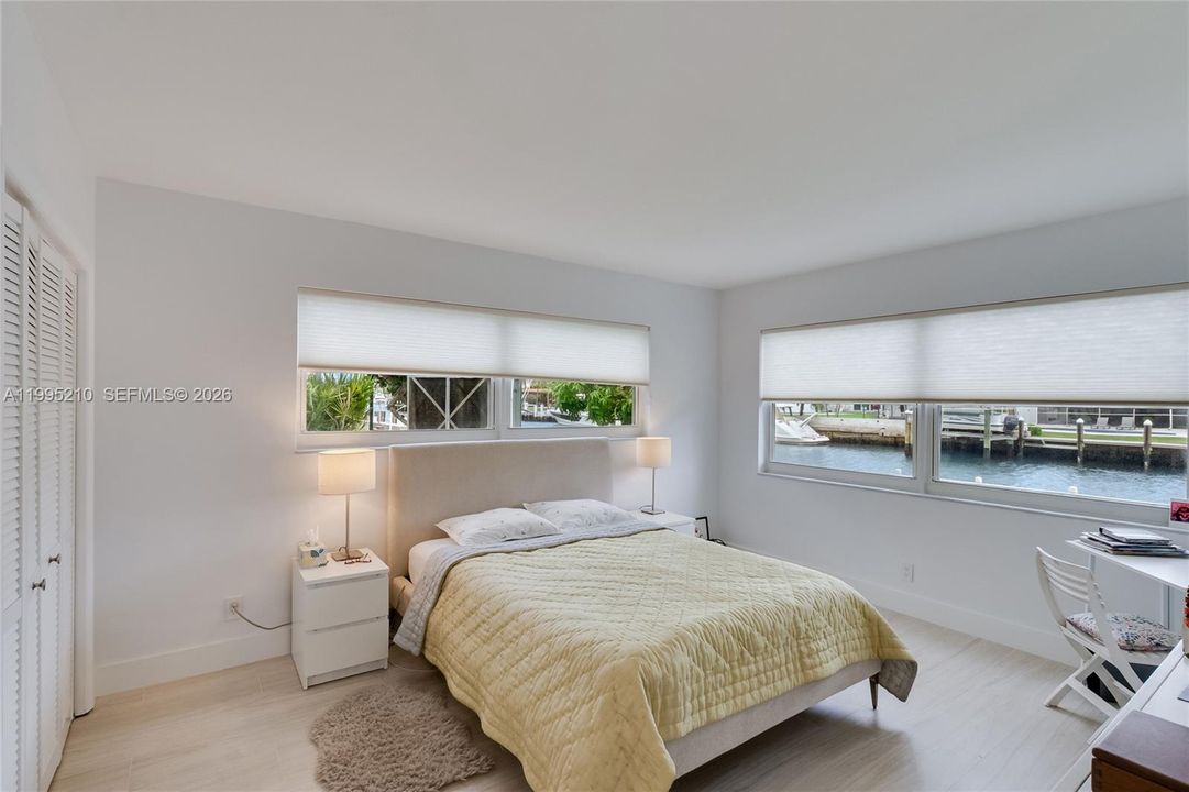 For Sale: $319,000 (2 beds, 2 baths, 1050 Square Feet)