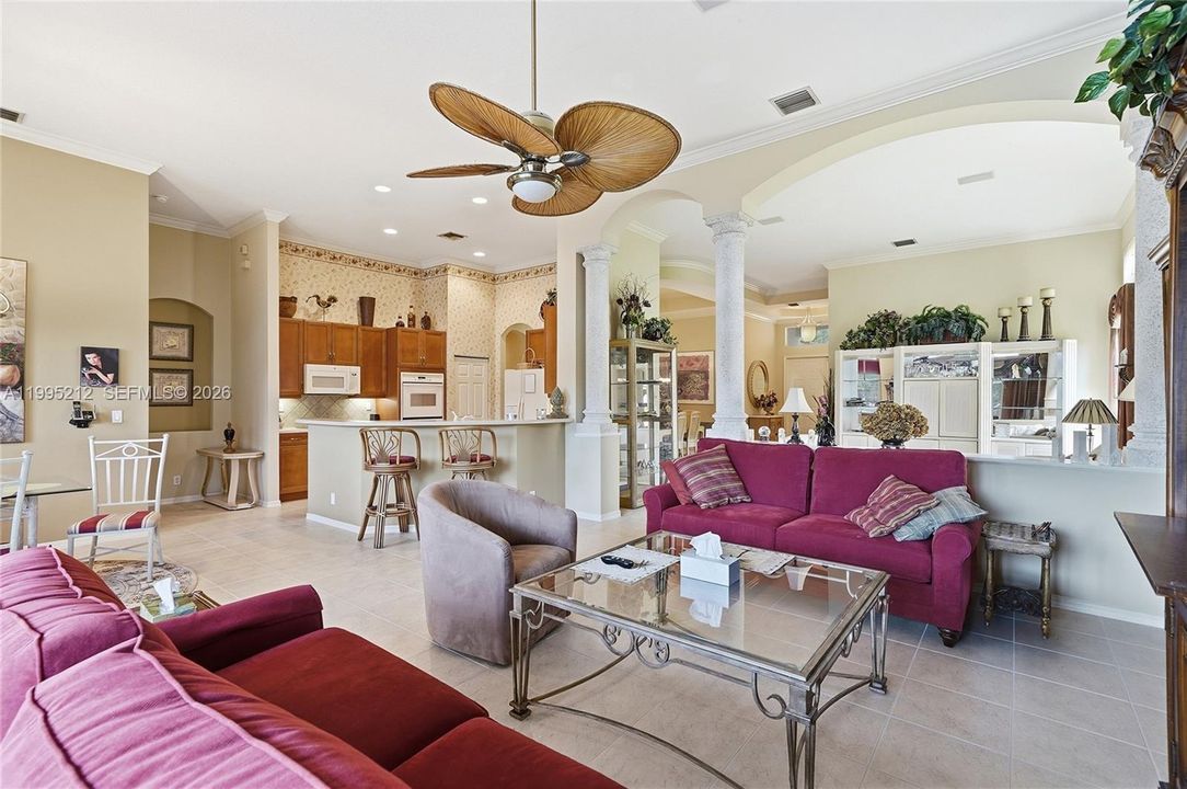 Vendido Recientemente: $950,000 (4 camas, 3 baños, 2525 Pies cuadrados)