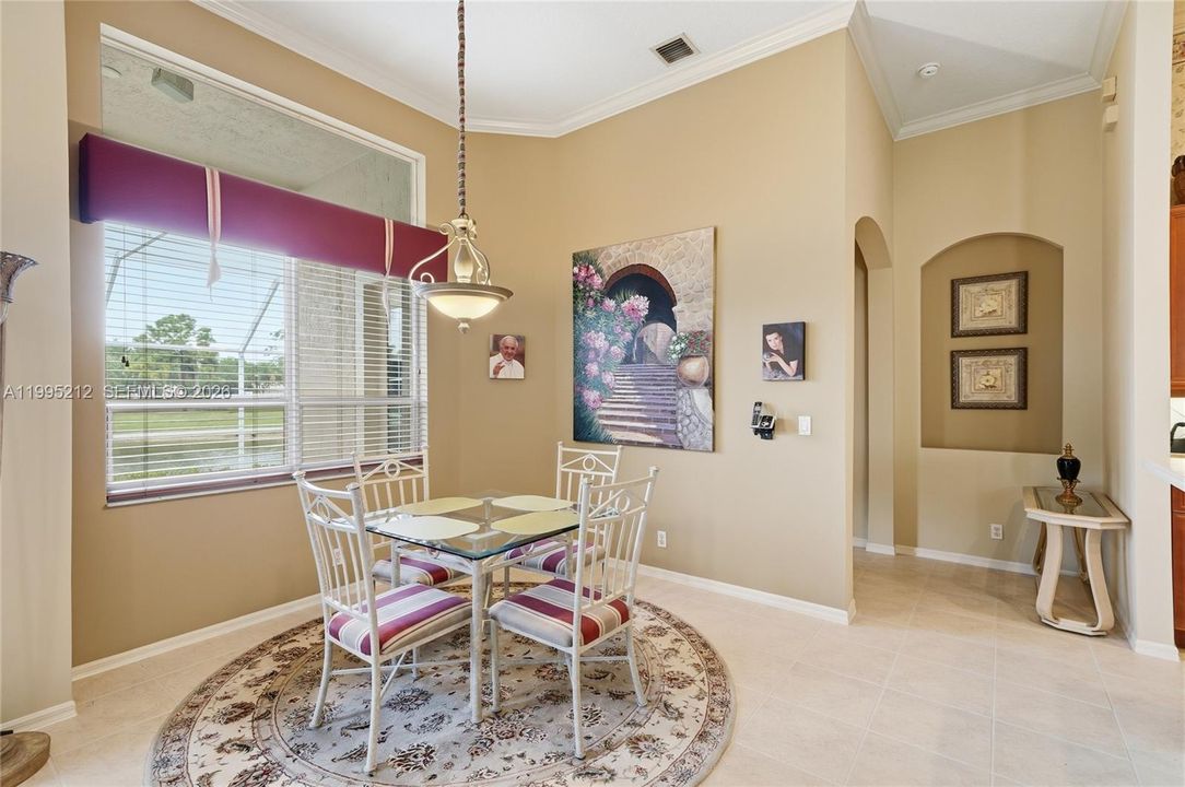 Vendido Recientemente: $950,000 (4 camas, 3 baños, 2525 Pies cuadrados)