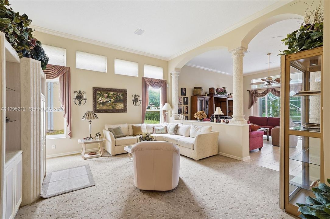 Vendido Recientemente: $950,000 (4 camas, 3 baños, 2525 Pies cuadrados)