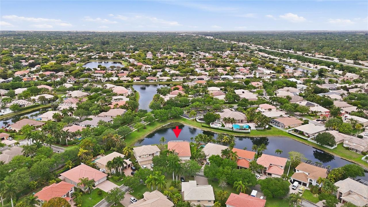 Vendido Recientemente: $950,000 (4 camas, 3 baños, 2525 Pies cuadrados)