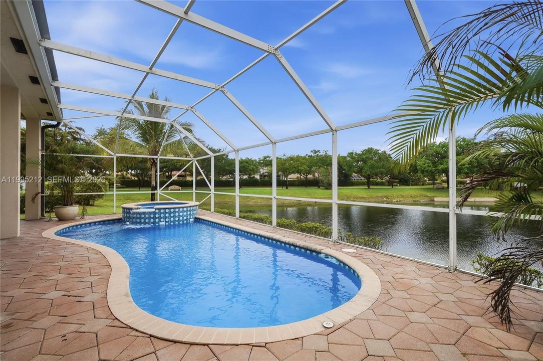 Vendido Recientemente: $950,000 (4 camas, 3 baños, 2525 Pies cuadrados)