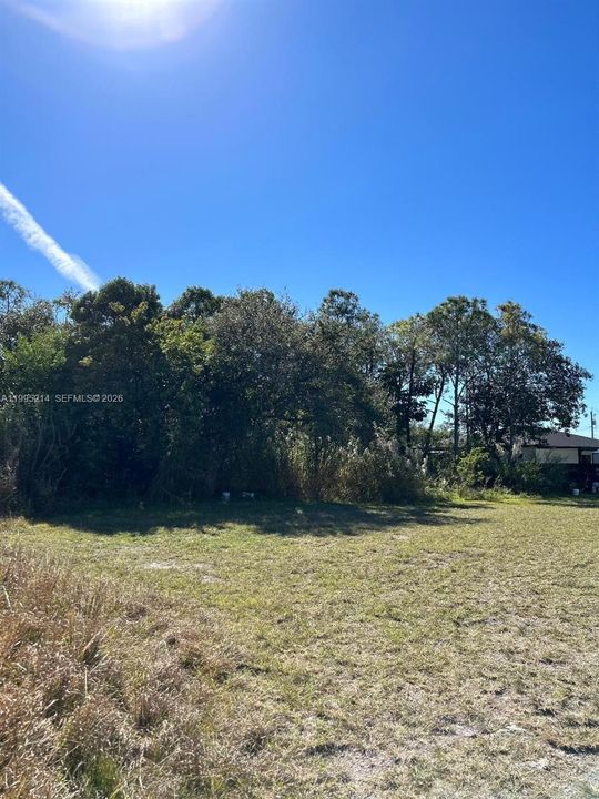 На продажу: $228,000 (0.18 acres)