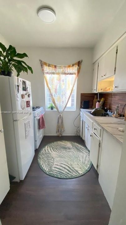 Active With Contract: $160,000 (0 beds, 1 baths, 420 Square Feet)