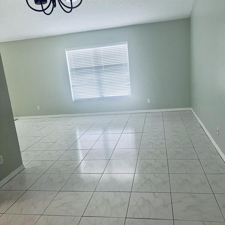 DOROTHY DINING AND LIVING RM