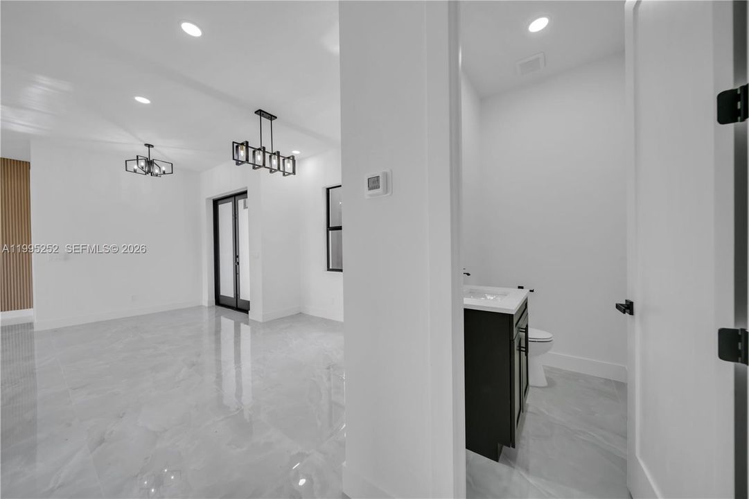 На продажу: $430,000 (4 спален, 3 ванн, 1778 Квадратных фут)