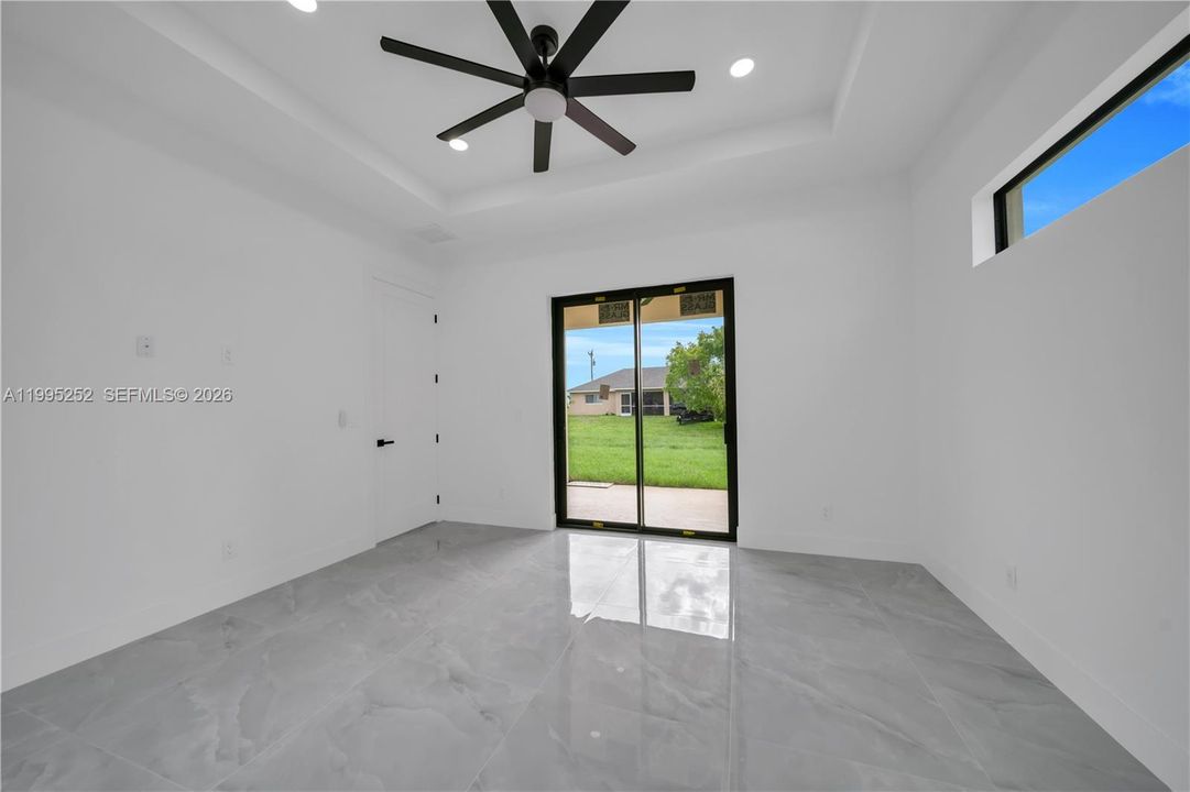 На продажу: $430,000 (4 спален, 3 ванн, 1778 Квадратных фут)