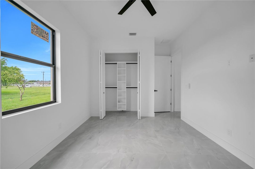 На продажу: $430,000 (4 спален, 3 ванн, 1778 Квадратных фут)