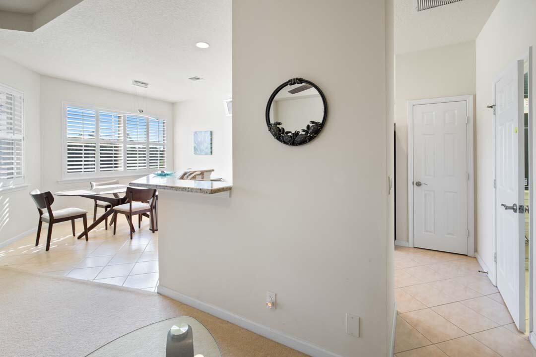 2371 SW Carriage Hill Terrace Unit 202-4