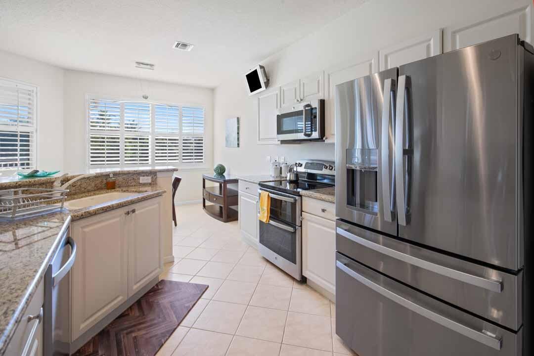 2371 SW Carriage Hill Terrace Unit 202-3