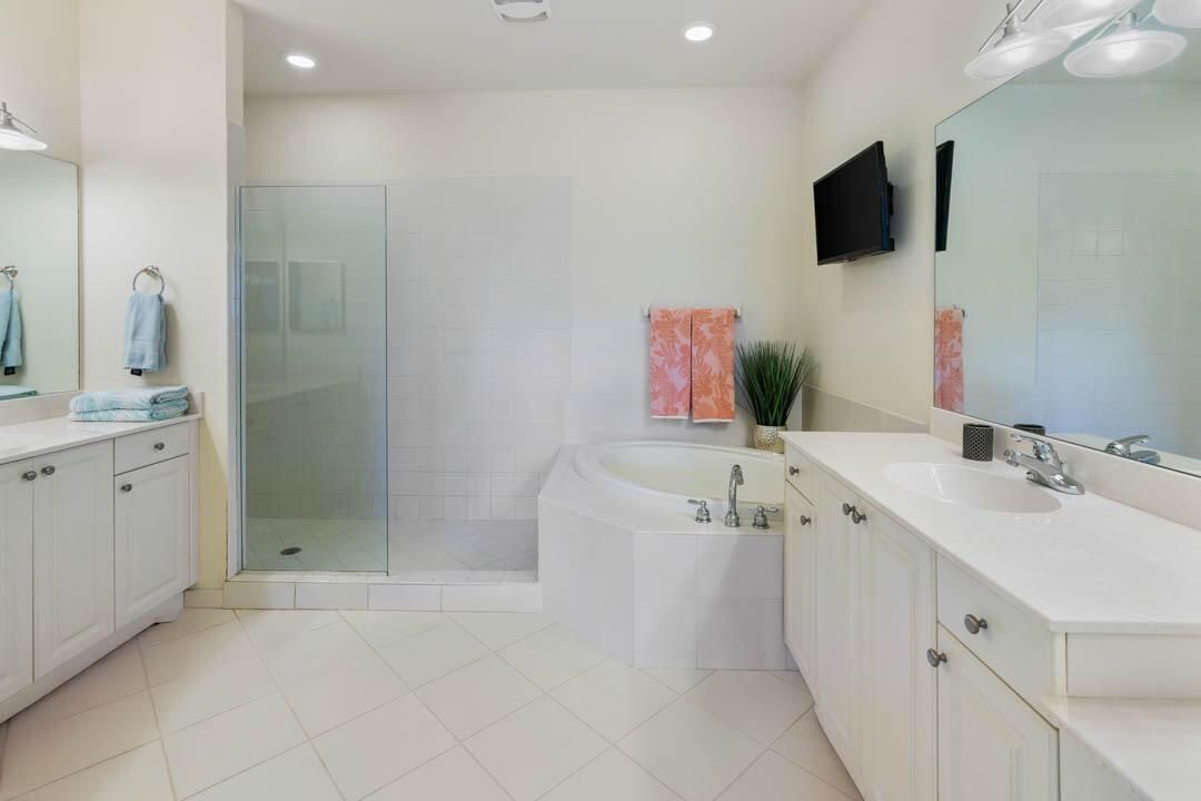 2371 SW Carriage Hill Terrace Unit 202-2