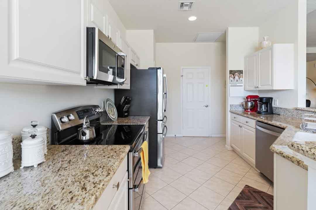 2371 SW Carriage Hill Terrace Unit 202-3