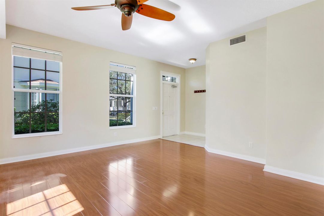 Entry/ Living Room
